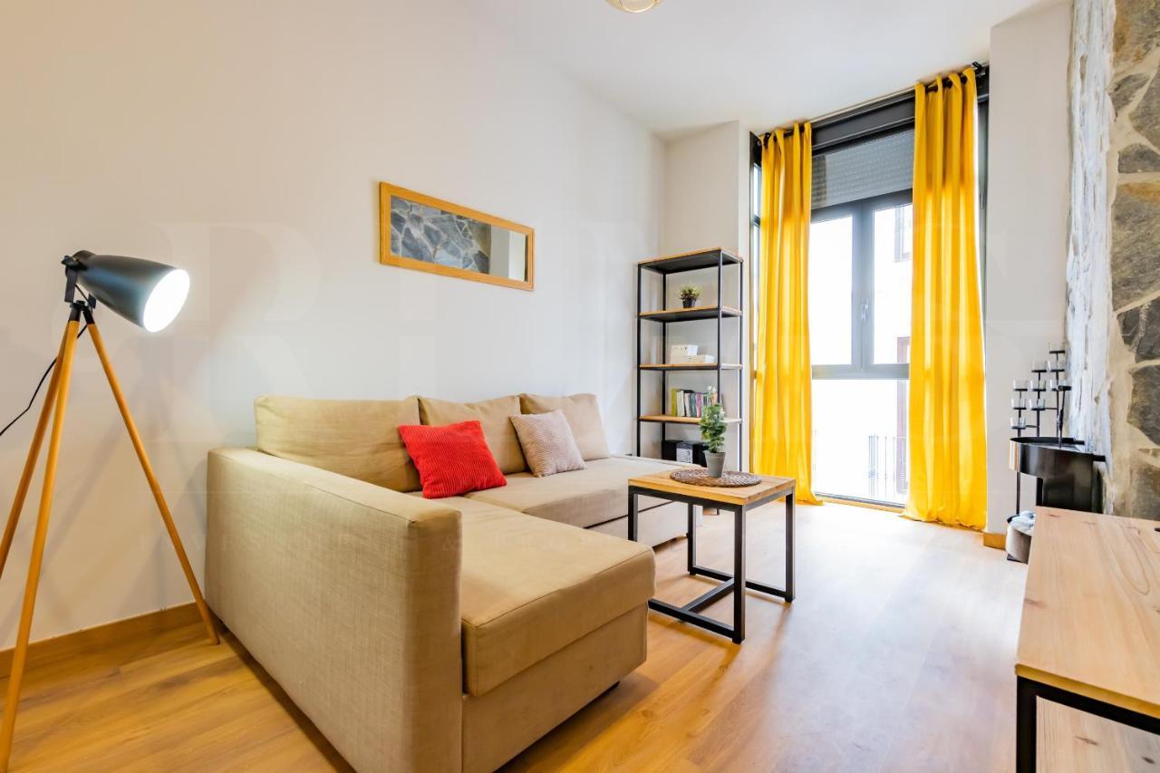 Cozy Flat With Common Pool & Parking - Center By Rems Apartment Malaga