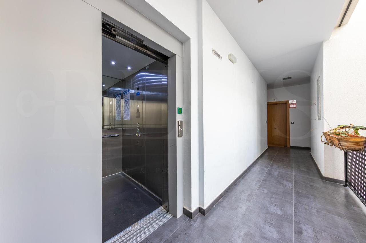 Apartment Cozy Flat With Common Pool & Parking - Center By Rems Malaga